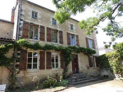Large townhouse to refurbish