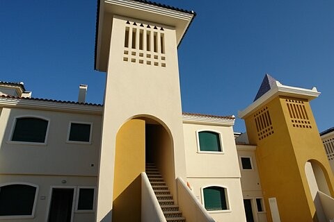 2 BED DUPLEX WITH PRIVATE ROOFTOP..