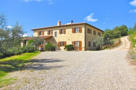 Umbrian Farm With 27 Hectares - 2