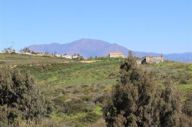 2 Bed Apartment for sale in La Duquesa - 2