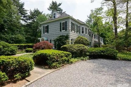 290 Bayville Rd Lattingtown, NY 11560