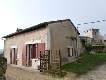 Charming 3 Bedroom Cottage - 2
