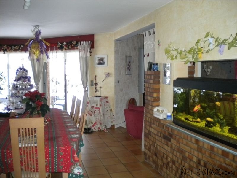 6 Bedroom Chalet In Village Centre, St.. - 2
