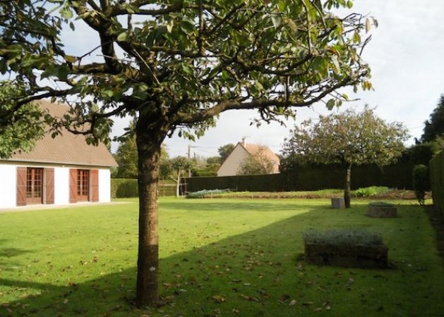 Lovely Detached House in Nice Setting - 2