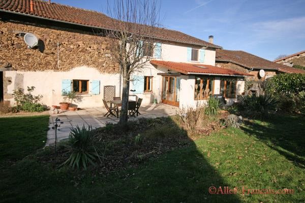 Rochechouart (87) - Renovated farmhouse.. - 2