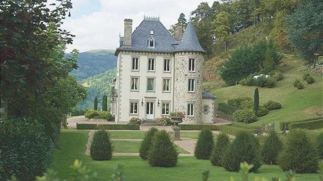 8 bedroom Manor House For Sale: 15800..