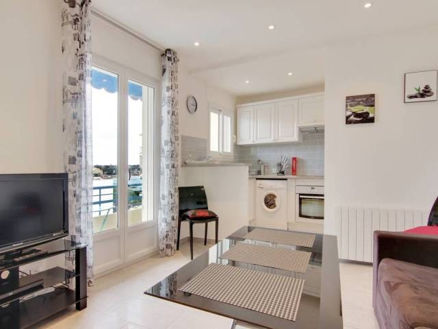 Studio sea view in Juan les Pins