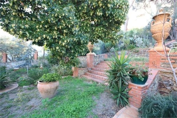 Exceptional Property With Garden.. - 2