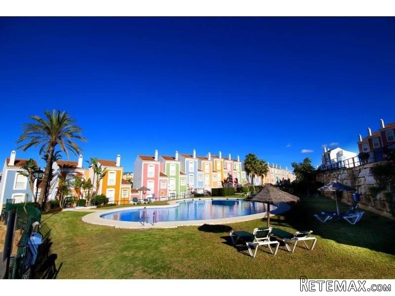 3 bedroom town house for sale