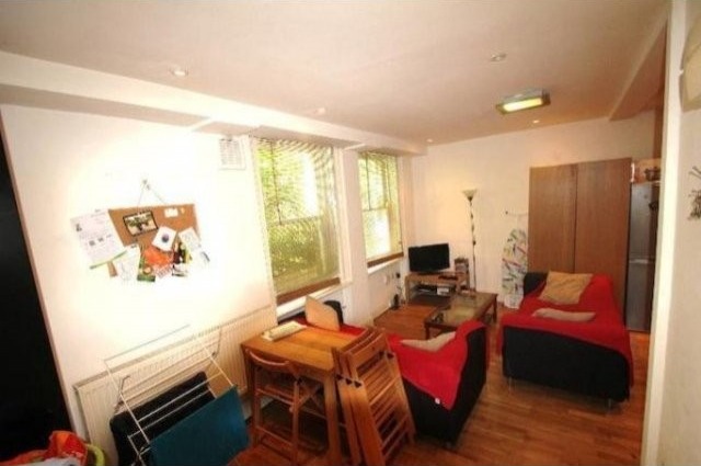 3 Bed Flat/Apartment To Let in London