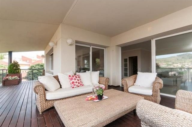 5 bedroom Detached House For Sale:..