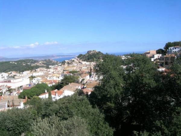 PLOT WITH FANTASTIC SEA VIEWS IN BEGUR