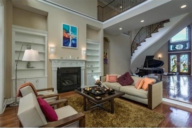5 bedroom Property For Sale: 11512.. - 2
