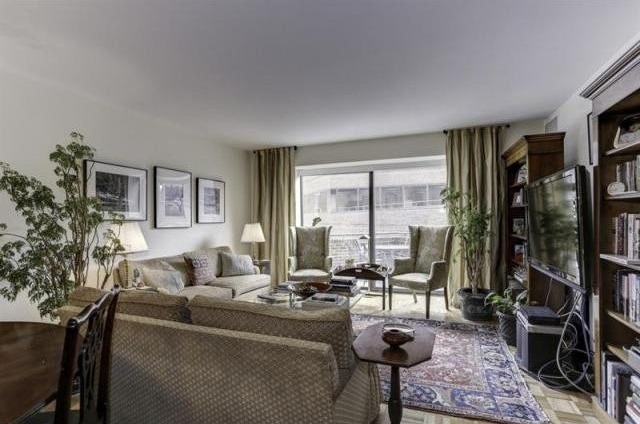 1 bedroom Apartment For Sale: 1015 33RD..