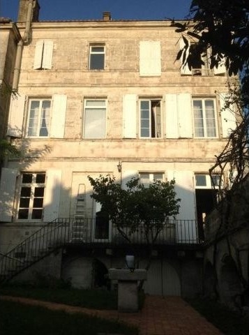 6 bedroom town house in the heart of..