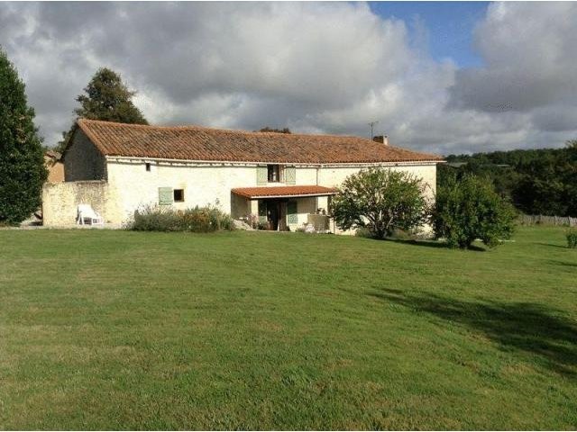 4 Bedroom Country House For Sale - 2