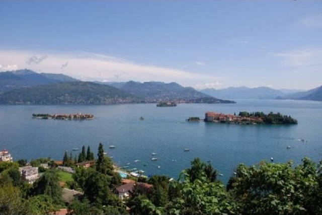2 bedroom Apartment For Sale: Stresa, IT