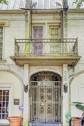 3 bedroom Apartment For Sale: 505..