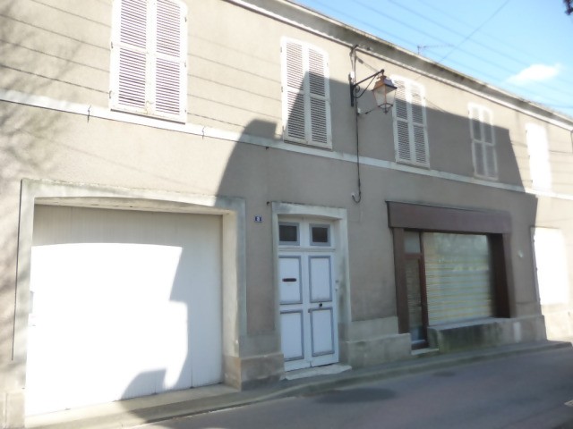 Nice House in Good Town Location