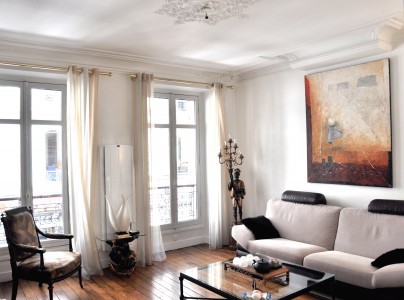 A sunny and charming 85m2 2-bedroom..