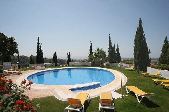 2 bedroom town house for sale