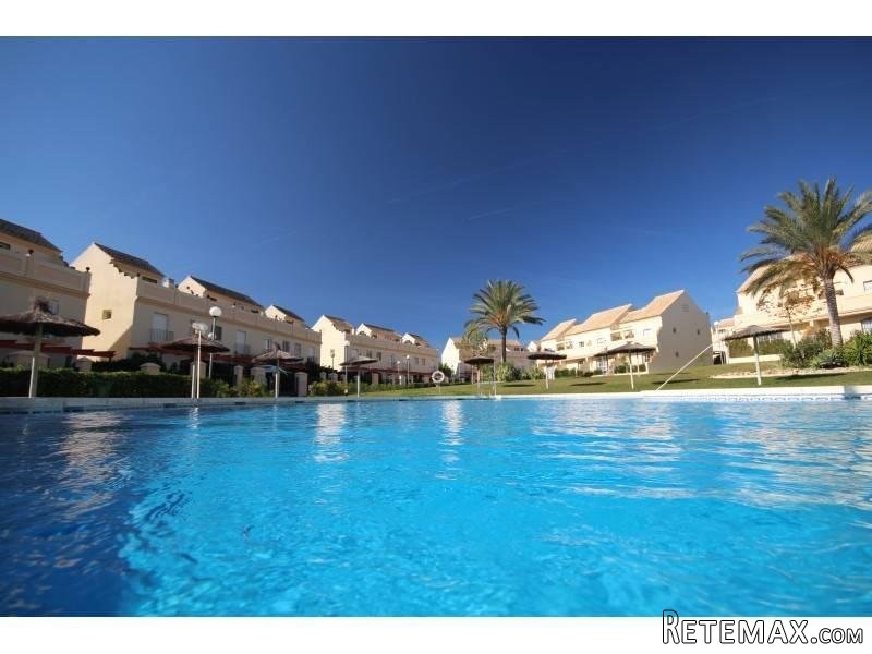 3 bedroom town house for sale