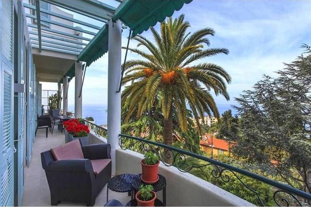 Three bed with beautiful sea view