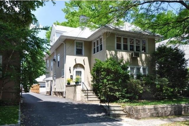 2 bedroom Multi-family For Sale: Mount..