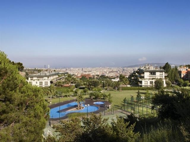 3 bedroom Flat For Sale: BARCELONA.. - 2