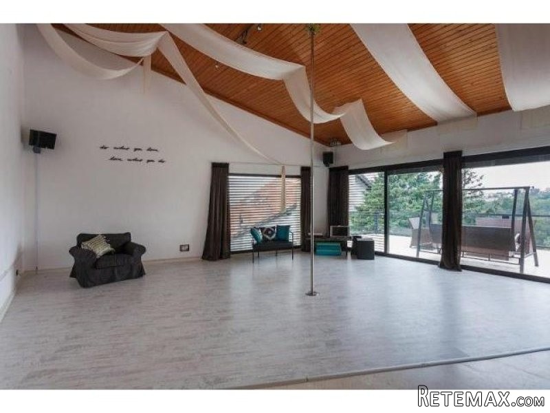 7 bedroom Villa For Sale: Vrhovec.. - 2