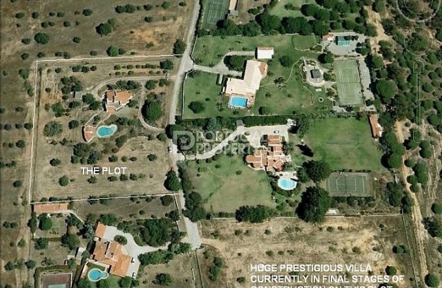 Private plot of land for development