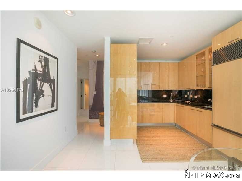 1 bedroom Flat For Sale: 6799 COLLINS.. - 2