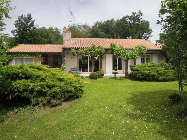 3 bedroom Villa For Sale: 86240 LIGUGE - 2