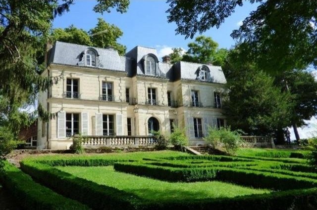 9 bedroom Castle For Sale: 02400..