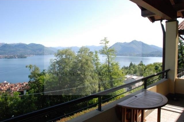 2 bedroom Apartment For Sale: Stresa, IT