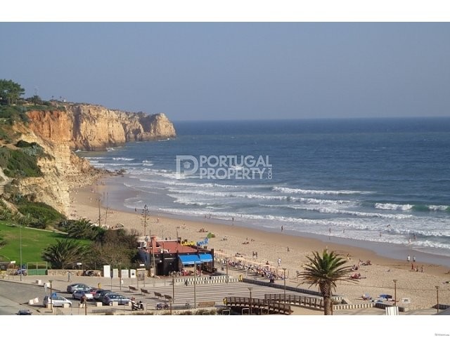 Fabulous Apartment Walking Distance to.. - 2
