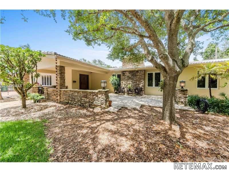 4 bedroom House For Sale: 12085 SW 65..