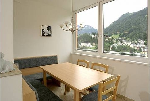 Wohnung mit Aussicht! 3 Zimmer Wohnung..