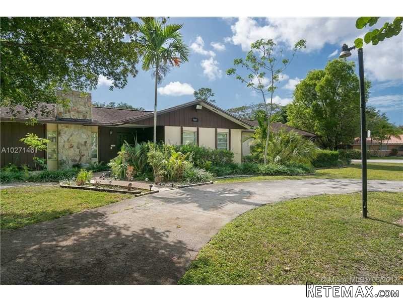 8 bedroom House For Sale: 9651 SW 96th..