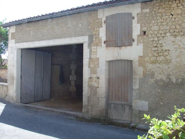 5 bedrooom village house, near all shops - 2