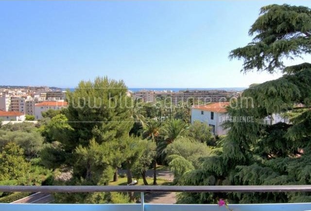 Juan Les Pins - sea view apartment