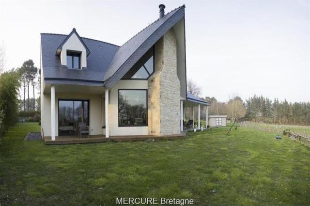 4 bedroom House For Sale: 56330.. - 2