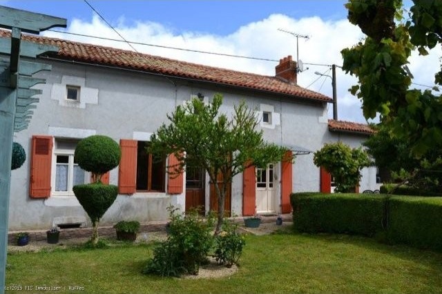 Large House In Good Condition With.. - 2