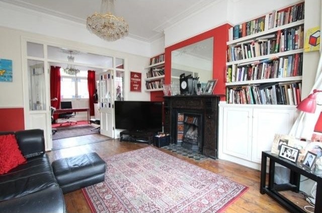 5 bed end terrace house for sale