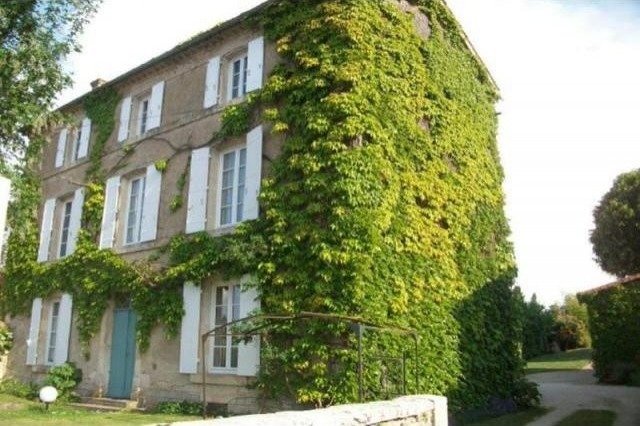 5 bedroom House For Sale: 79000 A 10..
