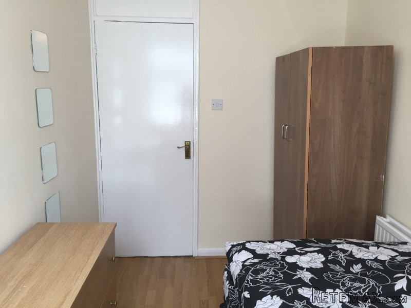 Single room, Zone 2, Mile End - 2