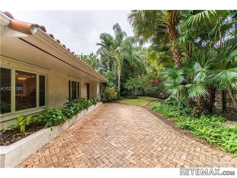 3 bedroom House For Sale: 3851.. - 2
