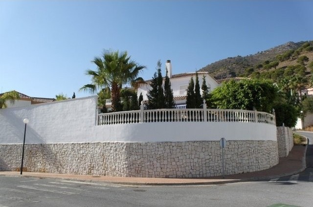 4 Bedrooms - Villa - Malaga - For Sale