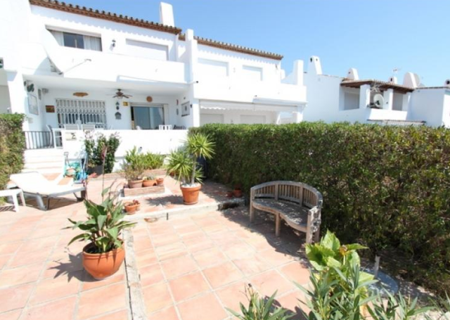3 bedroom town house for sale