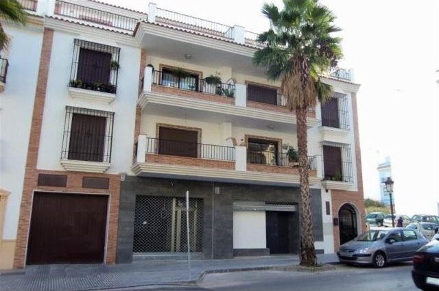 Apartment - In one of the main streets..